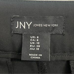 Jones New York size 6 black trousers.